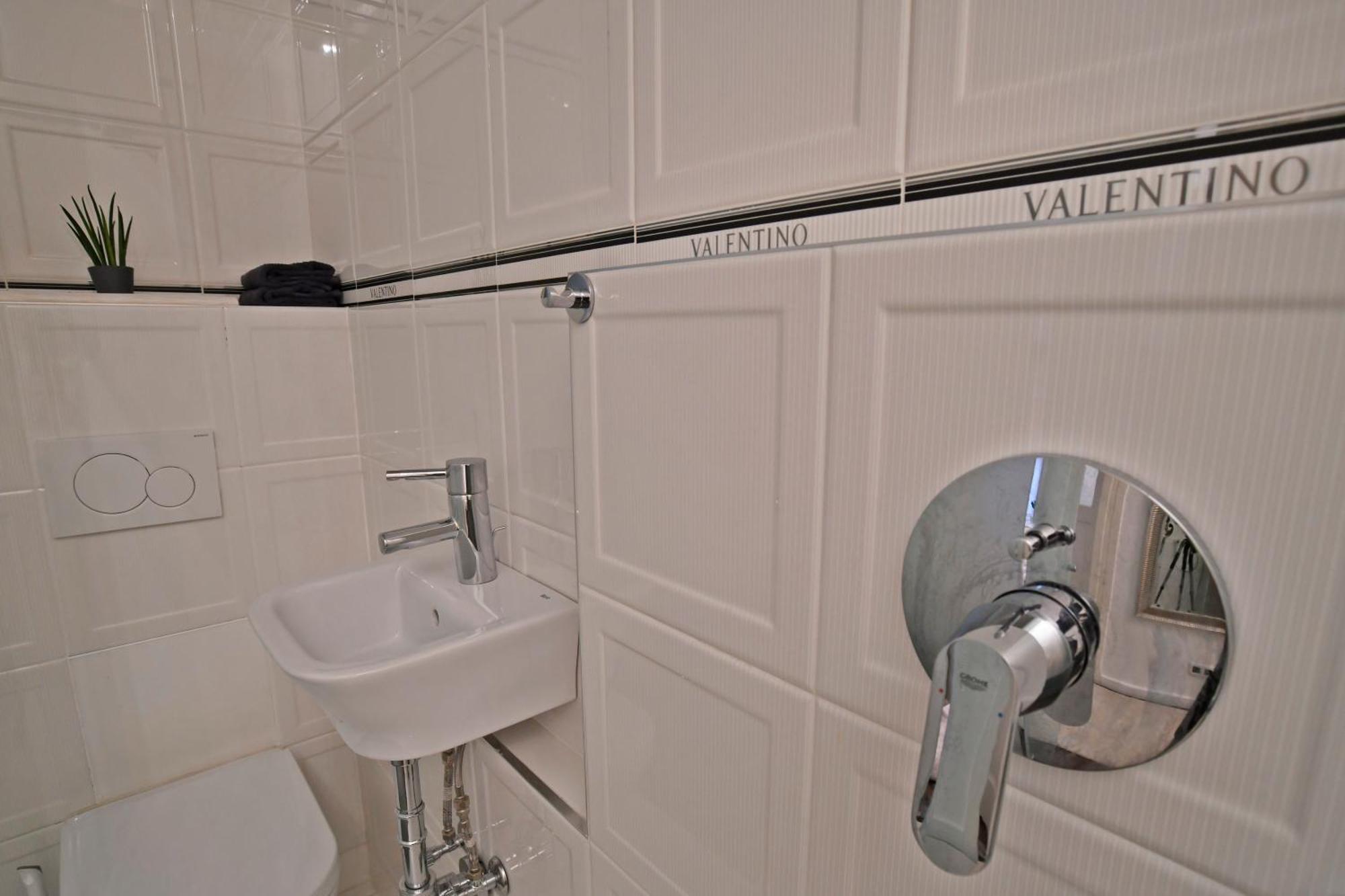 Luxuryflat Near Centre On118 Sqm, 3Br,2Bth,8Bed,Ac Apartment Budapest Exterior photo