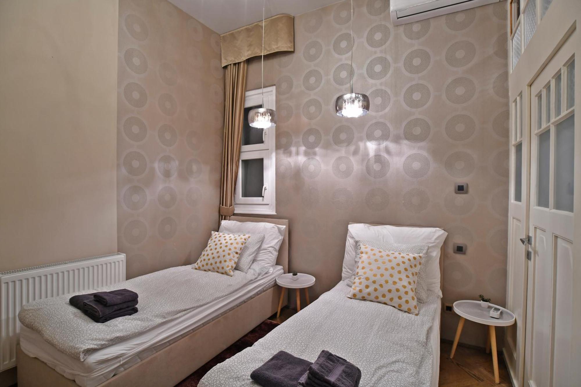 Luxuryflat Near Centre On118 Sqm, 3Br,2Bth,8Bed,Ac Apartment Budapest Exterior photo